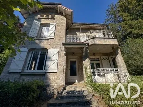 Maison 10 pièces 225 m²