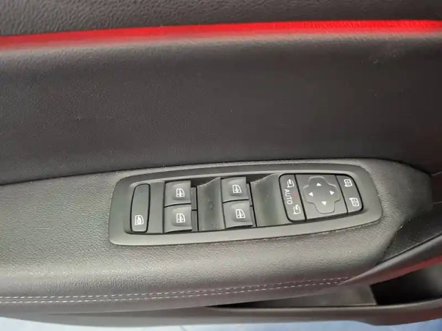 Renault Megane mégane iv berline blue dci 115 — photo 17