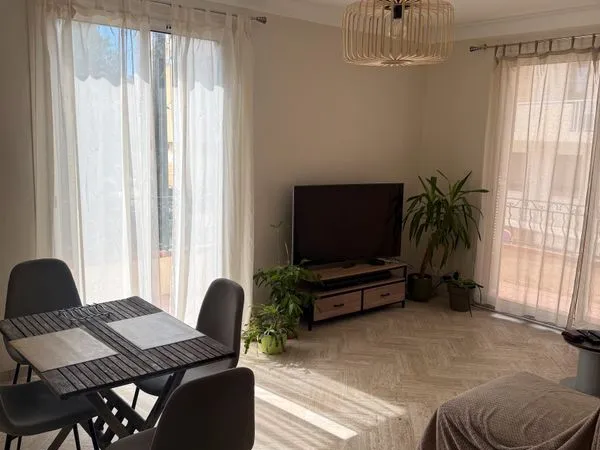 Appartement 3 pièces 68 m2 au 1 ere étage d'une maison
