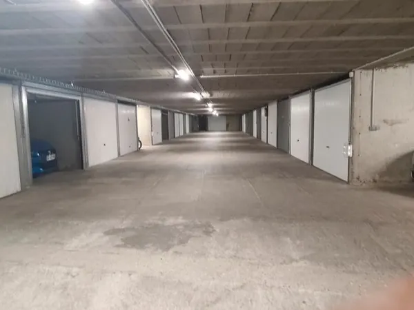 Box fermé avec prise électrique - Gare Cormeilles (3 min)