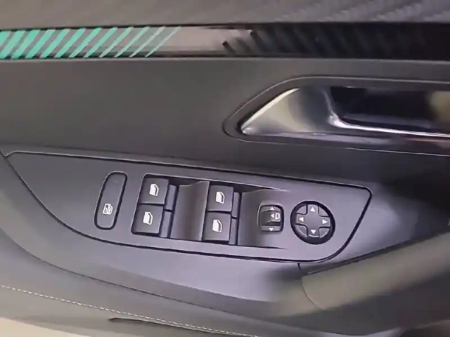 Peugeot 2008 puretech 130 s&amp;s bvm6 — photo 52