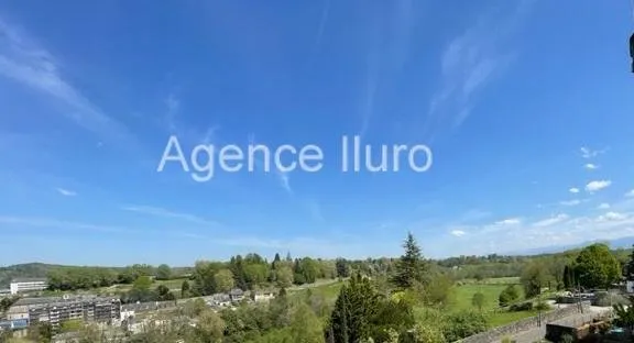Oloron - Au Calme, Maison D'habitation T4 Avec Garage, Dependances Et Jardinet - (Baisse De Prix)
