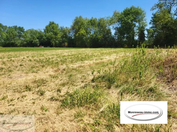 Terrain constructible 1916 m²