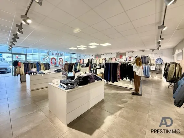 Commerce 165 m²