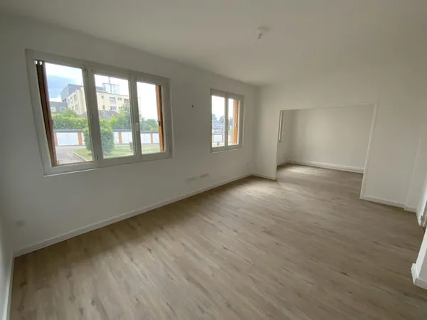 APPARTEMENT 4 PIECES DE 73 M2 EN CENTRE-VILLE D'EVREUX