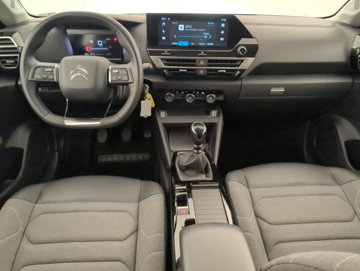Citroën C4 — photo 11