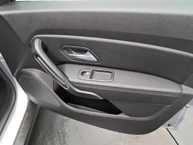 Dacia Duster eco-g 100 4x2 — photo 24