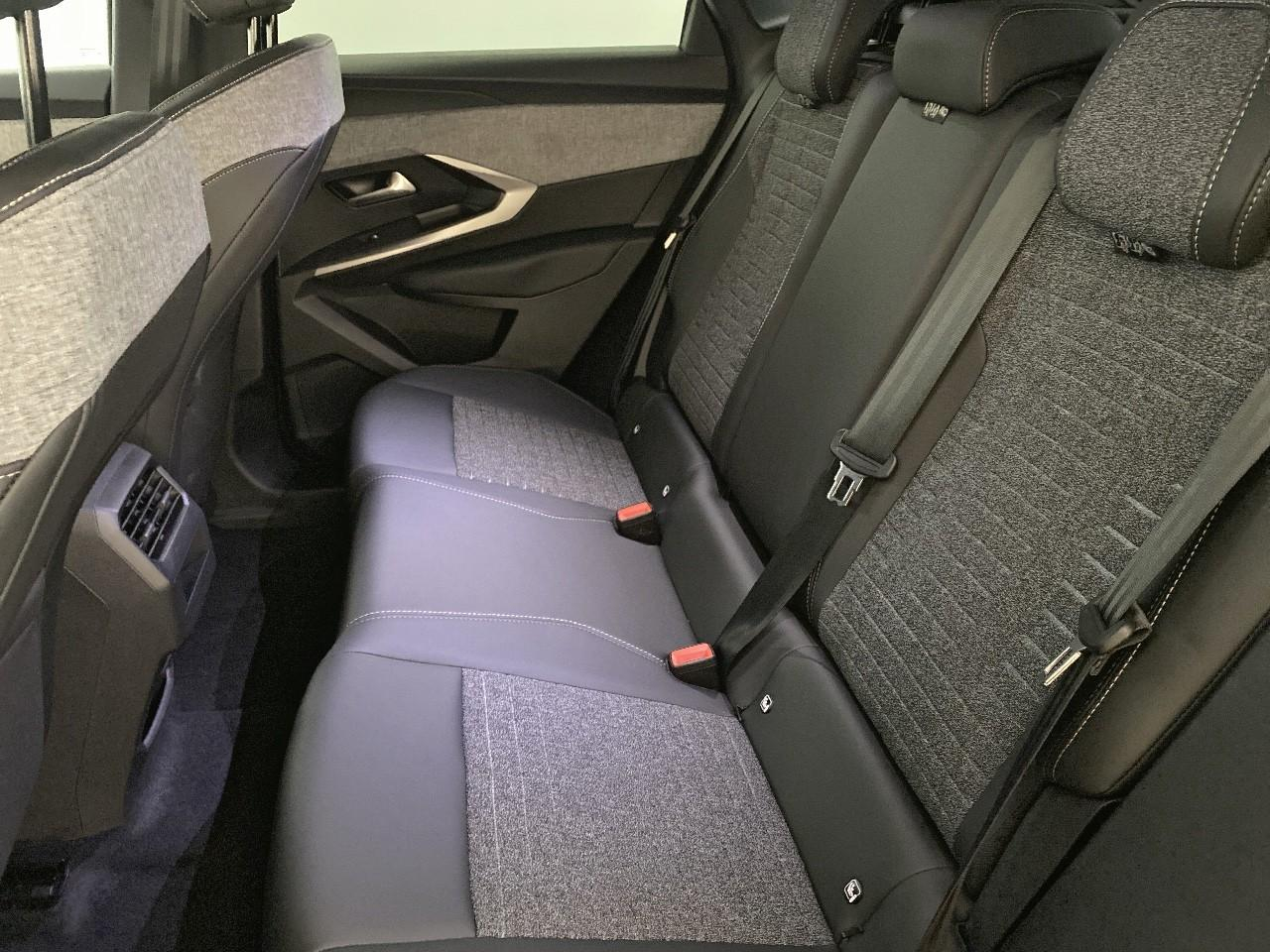 Peugeot 3008 electrique 210 ch 73 kwh allure — photo 10