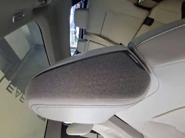 Nissan Leaf electrique 75kwh 217 ch — photo 24