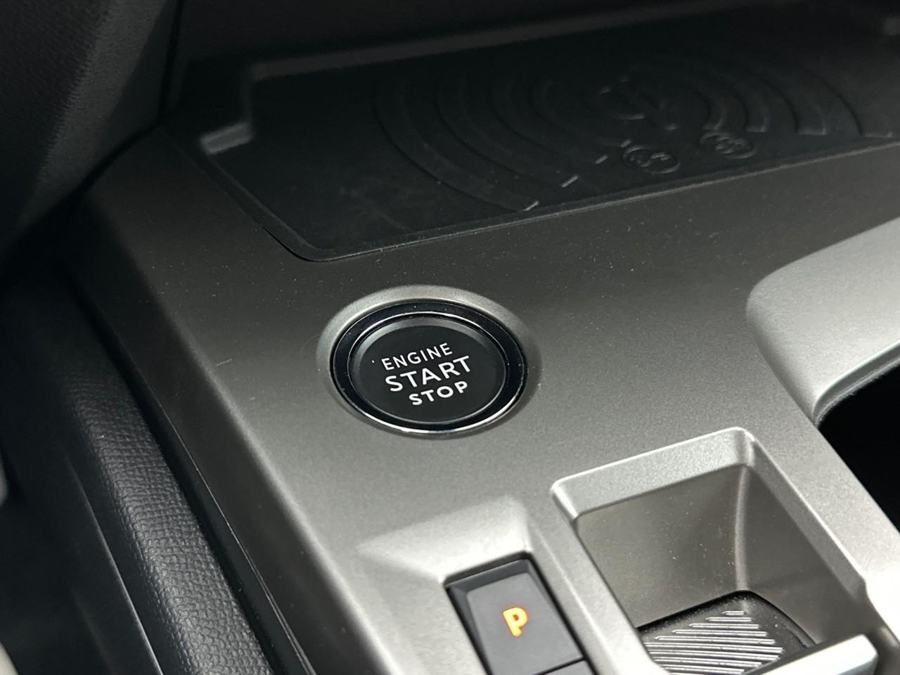 Peugeot 308 hybrid 145 e-dcs6 allure — photo 29