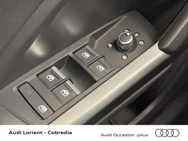 Audi Q3 sportback 35 tfsi 150ch s line s tronic 7 — photo 9
