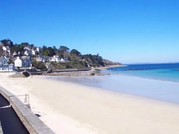 Maison vue mer avec vie de plain pied à Tréboul. Plage à pied