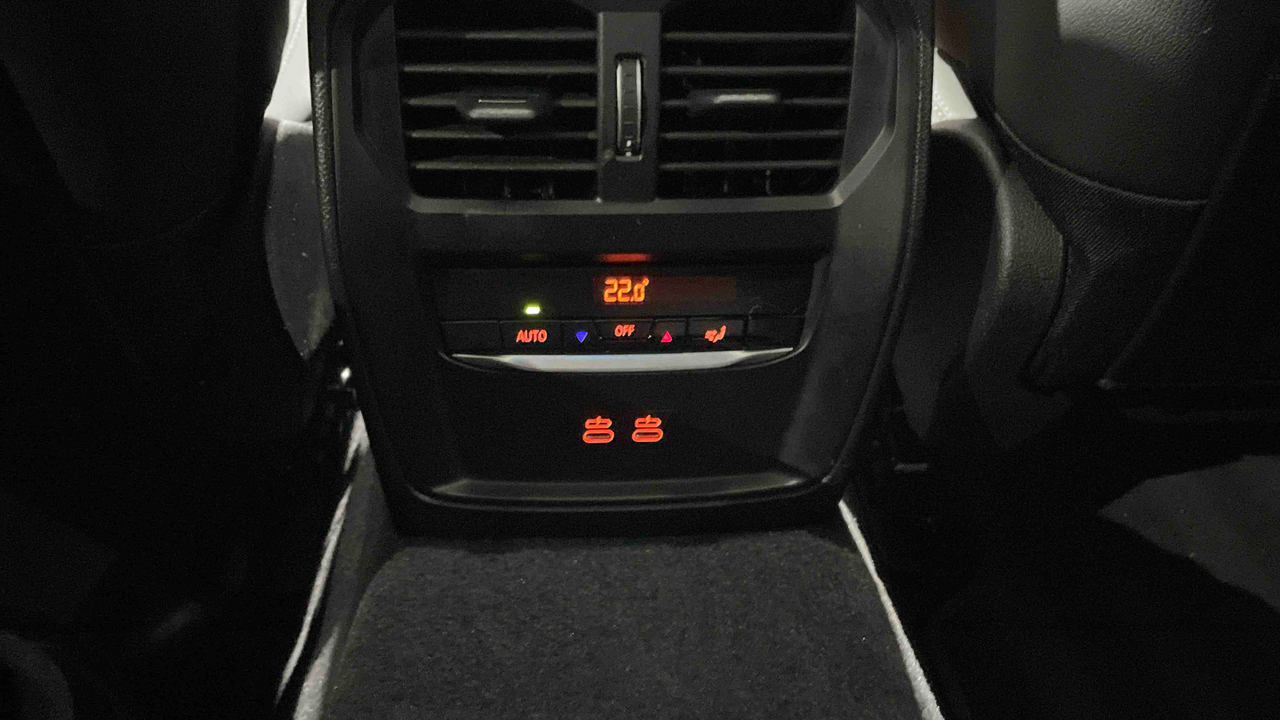 BMW i4 xDrive40 401 ch BVA — photo 29