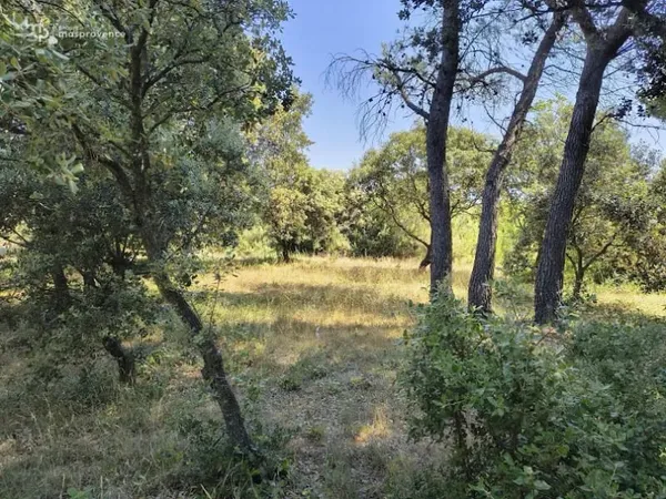 Terrain 2200 m²