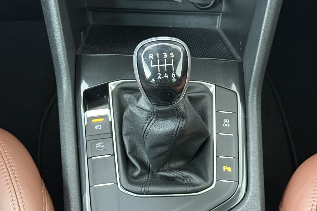 Volkswagen Tiguan — photo 12
