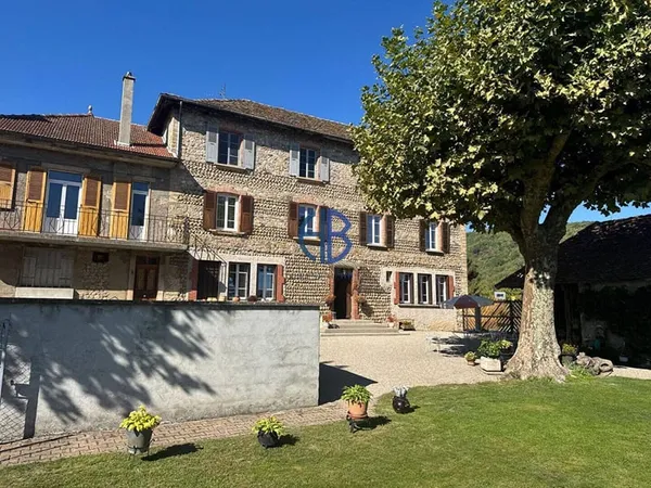 Maison 12 pièces 343 m²