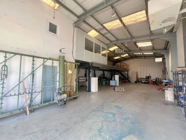 Local d'activité 4 pièces 290 m²