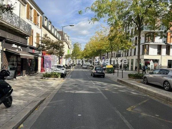 Local commercial 72 m²
