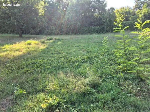 Terrain 1 526 m² Genissac