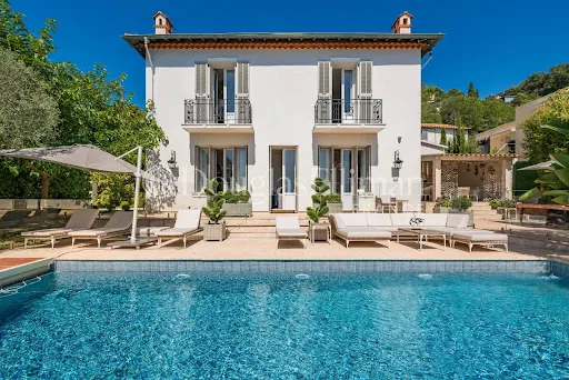 Villa 11 pièces 280 m²