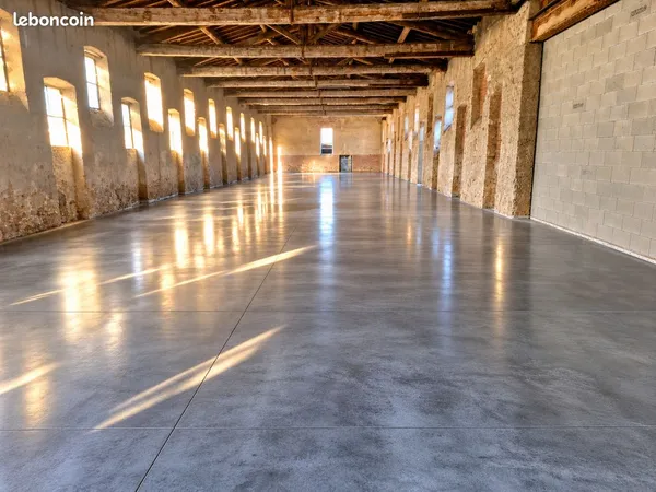À LOUER - Local hangar / entrepôt 600 m² - Billom (63160)