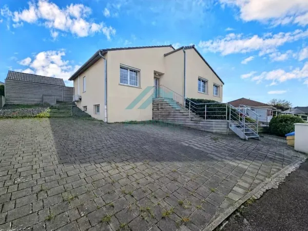 Maison 7 pièces 270 m²