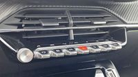 Peugeot 2008 1.2 PureTech 130ch S&S GT EAT8 — photo 15