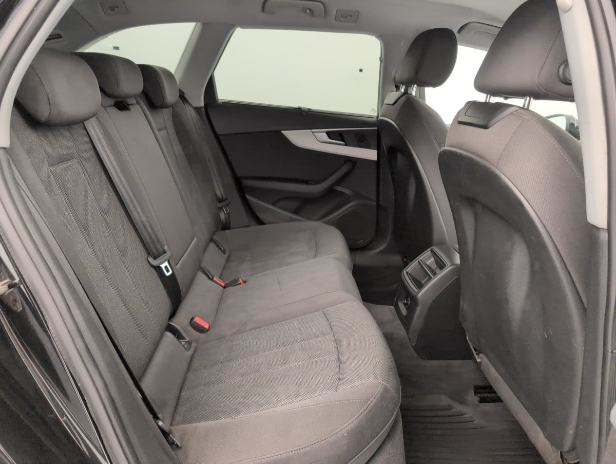 Audi A4 Avant — photo 10