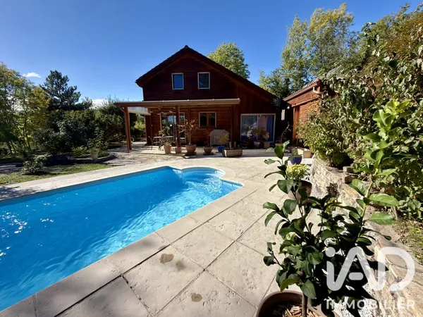 Maison 9 pièces 200 m²