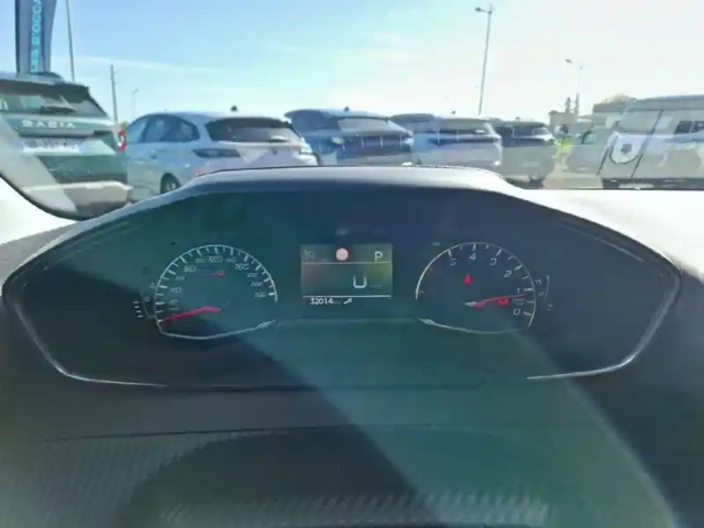 Peugeot 208 puretech 100 s&amp;s eat8 — photo 38