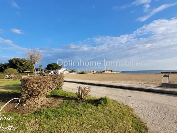 Appartement T4 d'Exception au Dernier Étage : Vivez La Londe-les-Maures 83250