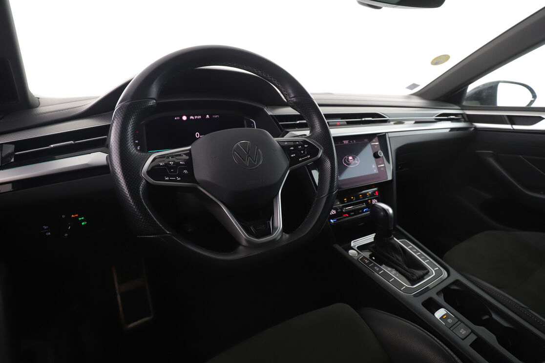 Volkswagen Arteon Shooting Brake 2.0 TDI EVO SCR R-Line DSG7 — photo 12