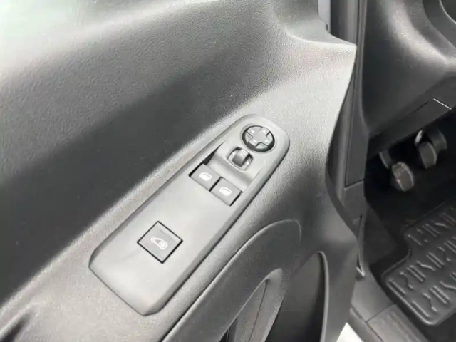 Peugeot Partner fourgon xl 950 kg bluehdi 100 s&amp;s bvm6 — photo 80