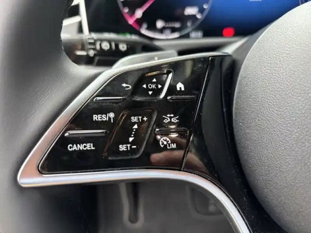 Mercedes Cla sse e 300 e hybrid eq avant — photo 9