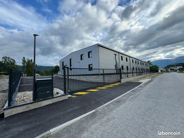LOCATION ENTREPÔT NEUF 560m² - MONTMÉLIAN / ARBIN