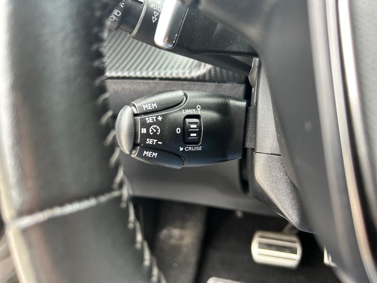Peugeot 2008 1.2 puretech 130ch s&s roadtrip eat8 — photo 16