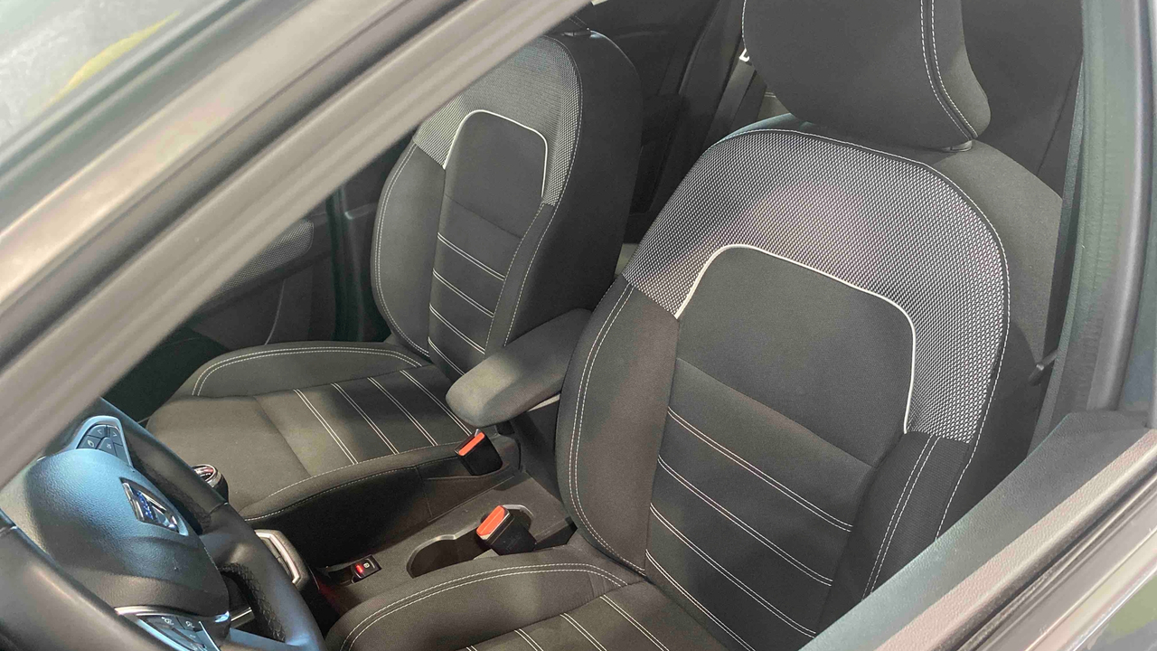 Dacia Sandero TCe 90 - 22B — photo 11