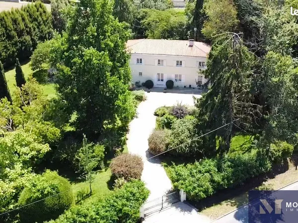 Maison 9 pièces 308 m²