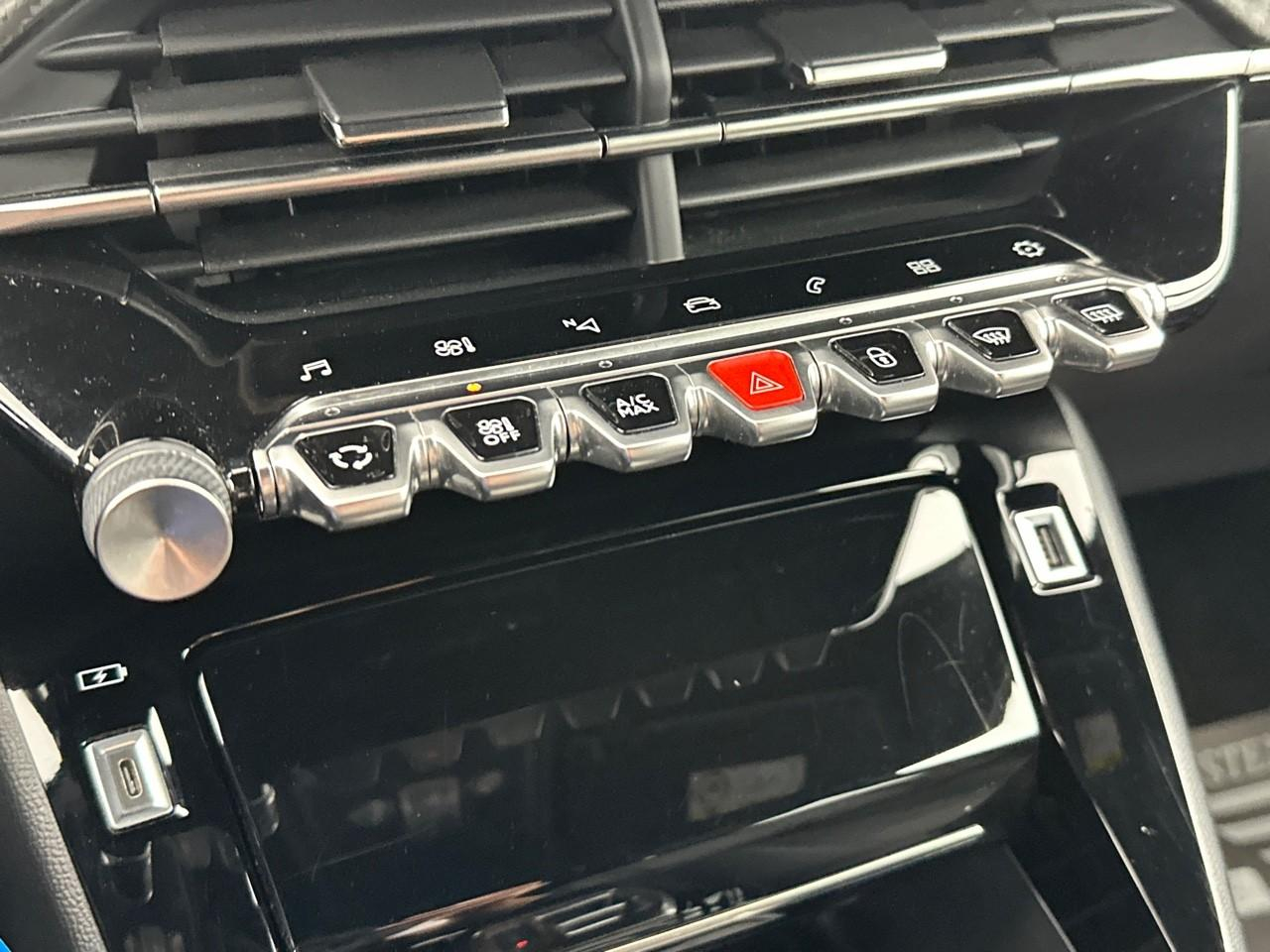 Peugeot 2008 puretech 130 s&s eat8 allure pack — photo 27