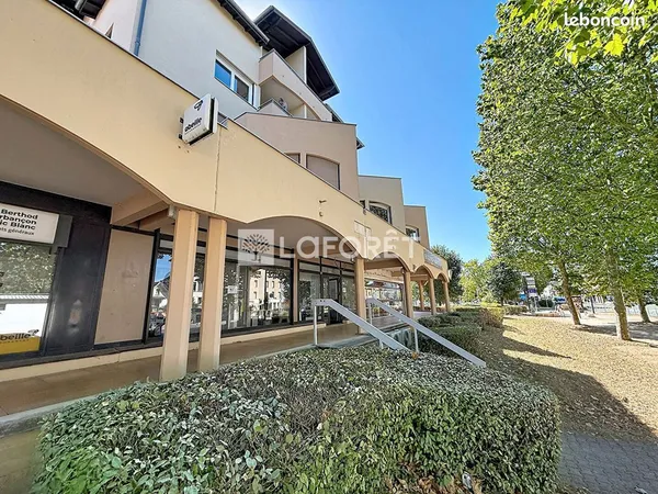 Local commercial 156 m² AMBERIEU EN BUGEY