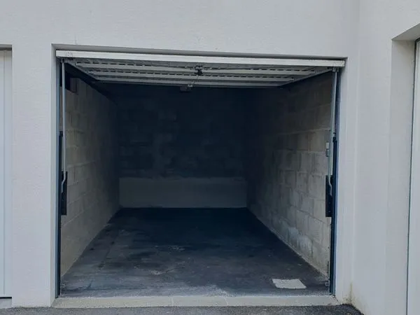 Garage récent & sécurisé, Hennebont Centre