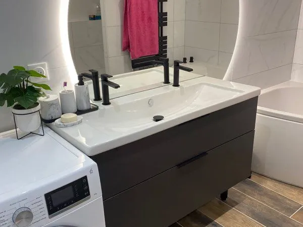 Apparemment à vendre
