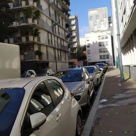 Place de parking en sous sol rue Albert Roussel