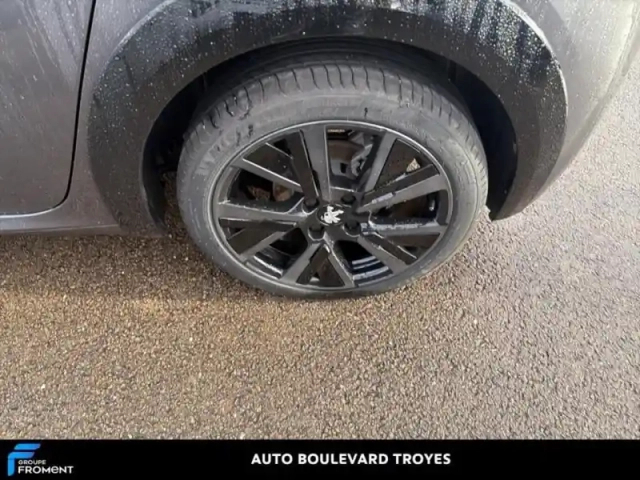 Peugeot 208 1.2 puretech 130ch s&amp;s gt eat8 — photo 13