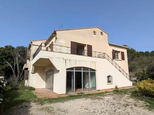 Maison 6 pièces 248 m²