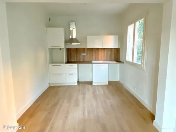 Appartement T3 60m2 rénové Quartier Champeau