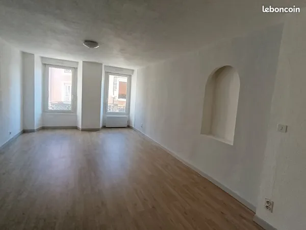 Appartement T3 1er etage centre ville langogne