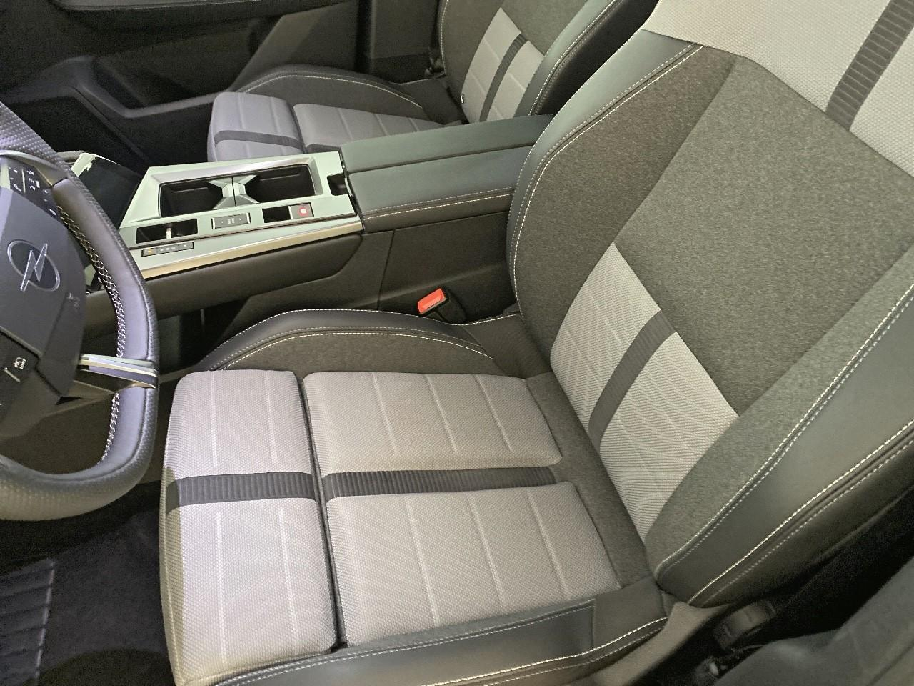 Opel Grandland 1.2 turbo hybrid 145 ch e-dct6 gs — photo 9