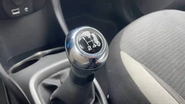Toyota Aygo 1.0 vvt-i — photo 5