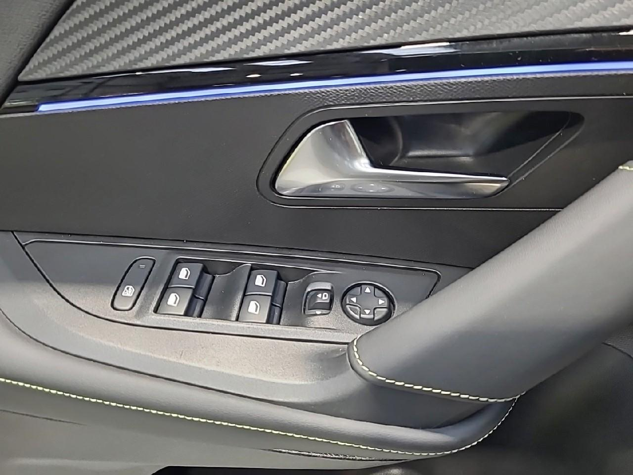 Peugeot 2008 electrique 156 ch 54 kwh gt — photo 25